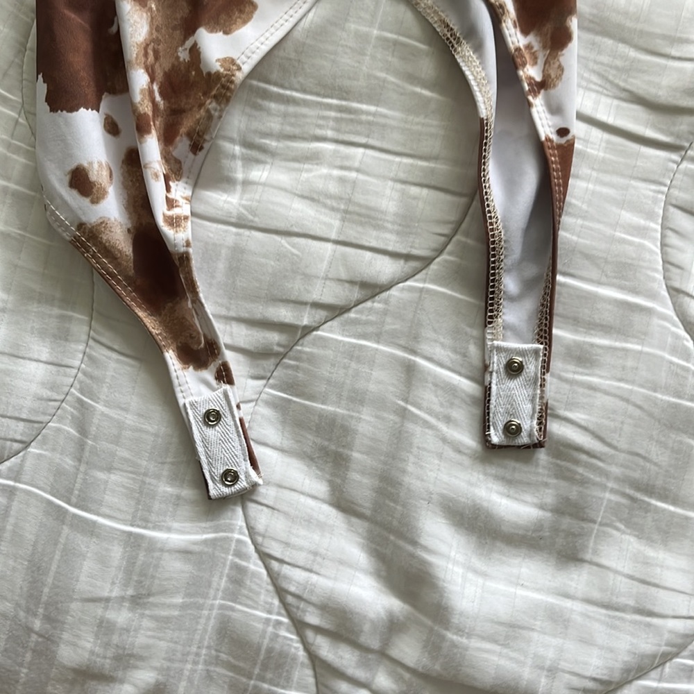 NWOT COW PATTERN ONSIE - Picture 4 of 4